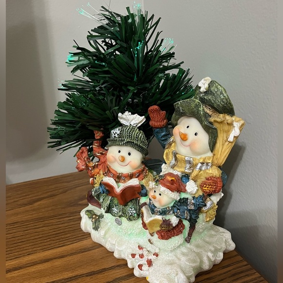 Vintage Christmas/ holiday snowman with light up Christmas tree - Picture 2 of 4